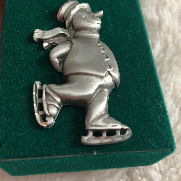 New in box silver Snowman Pin/Brooch Holiday - Picture 7 of 11
